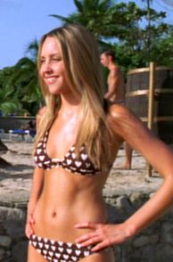 Darling Teen Celebrity Amanda Bynes In Polka Dots Bikini